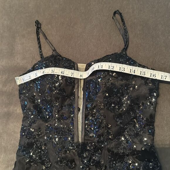 Women’s Black MermaidFit Sequins Party Prom Formal Dress LaceUp Back Size 4 - Picture 9 of 15